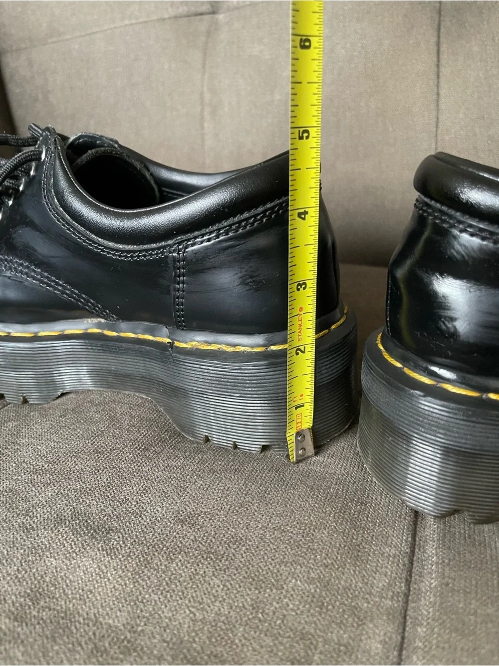 Dr. Martens UnisexBlack Leather Platform Casual Shoes Black/Polish Smooth 7W, 6M